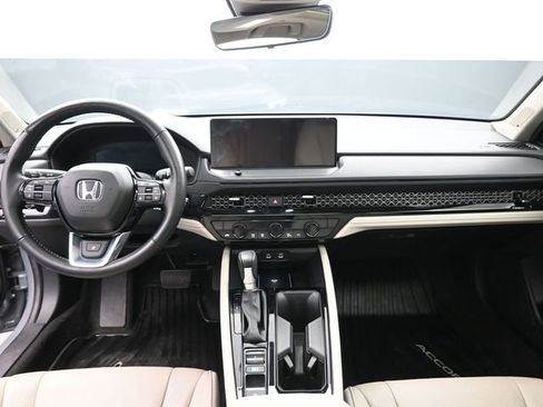 Used 2025 Honda Accord Touring image 27