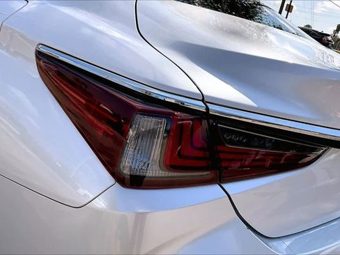 Used 2024 Lexus ES 350 w/ Premium Package image 29