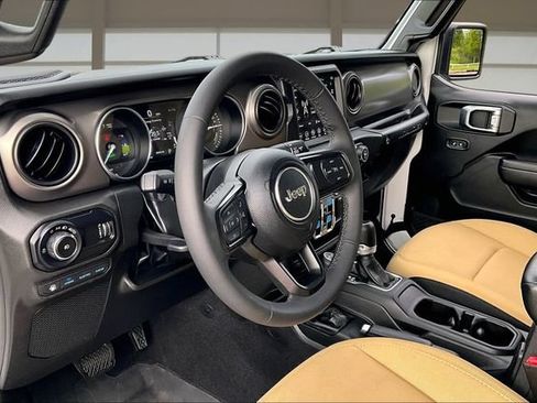 Used 2023 Jeep Wrangler Unlimited w/ 8.4" Radio Group AWD/4WD image 14