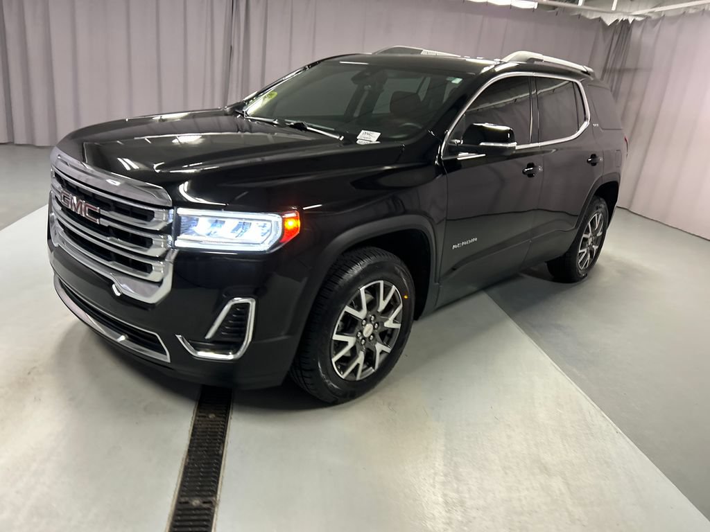 Used 2023 GMC Acadia SLE w/ Driver Convenience Package FWD image 3