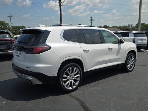 Used 2024 GMC Acadia Denali w/ Super Cruise Package FWD image 3