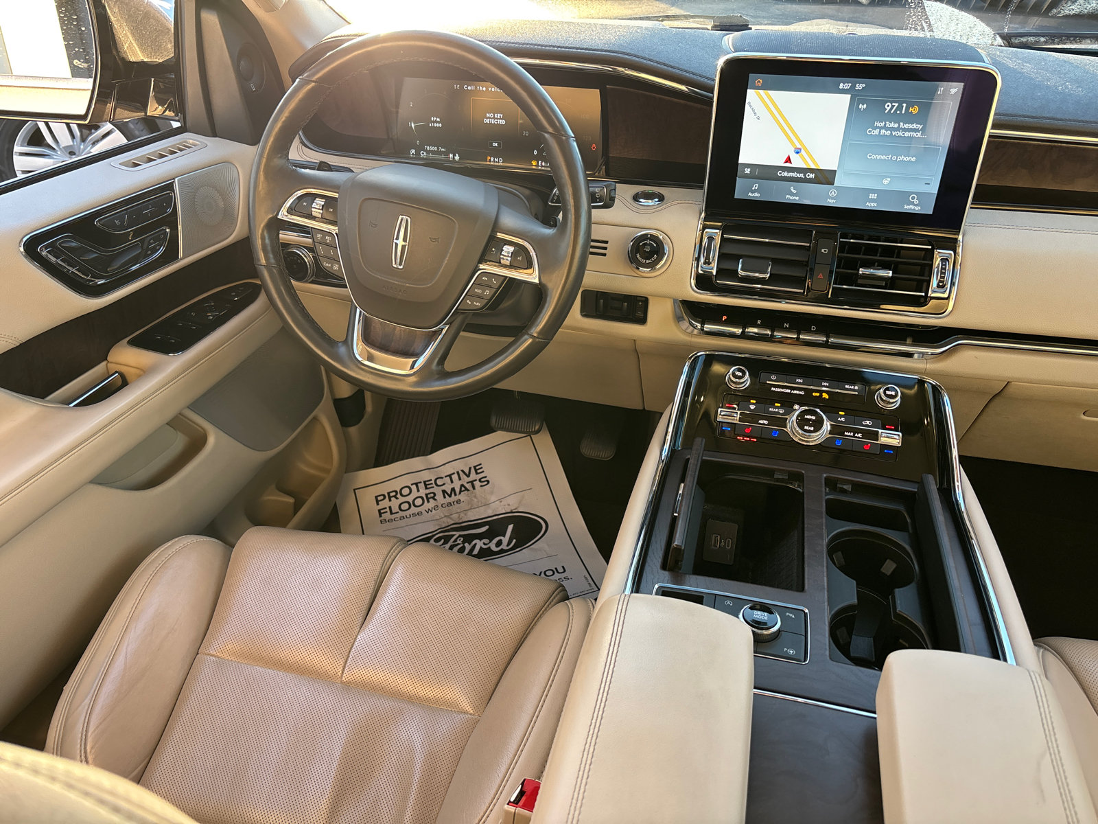 Certified 2020 Lincoln Navigator Reserve w/ Luxury Package AWD/4WD image 29