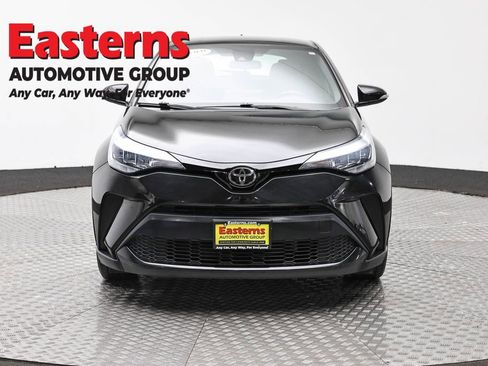 Used 2020 Toyota C-HR XLE image 2
