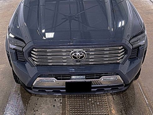 Used 2024 Toyota Tacoma Limited image 4