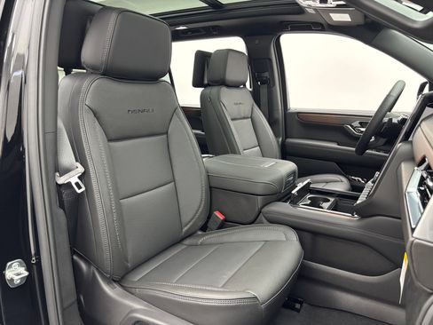 New 2026 GMC Yukon XL Denali w/ Denali Reserve Package AWD/4WD image 39