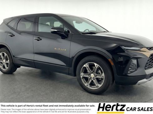 Used 2025 Chevrolet Blazer LT FWD image 1