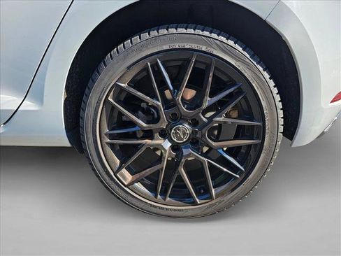 Used 2021 Volkswagen Golf 4-Door FWD image 9