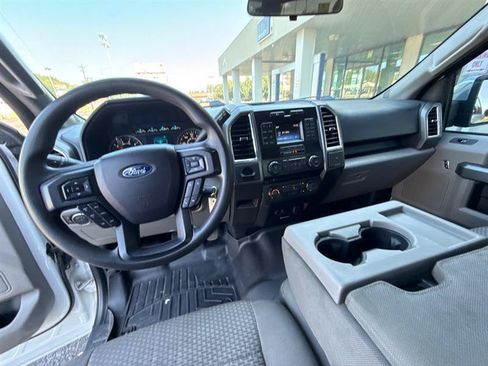 Used 2015 Ford F150 XLT RWD image 11