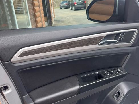 Used 2019 Volkswagen Atlas SEL AWD/4WD image 6