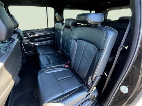 Used 2024 Jeep Wagoneer L Series II w/ Flexible Seating Group AWD/4WD image 22
