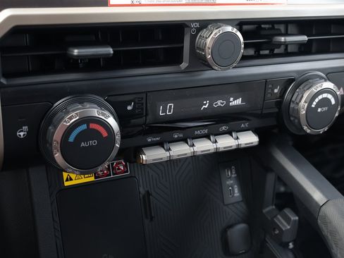 New 2025 Toyota Tacoma TRD Off-Road image 25