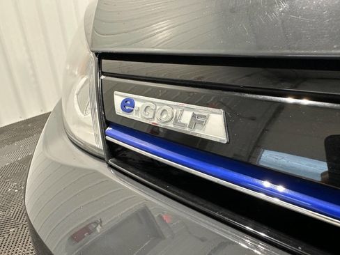Used 2016 Volkswagen e-Golf SE w/ DC Fast Charging Package image 3