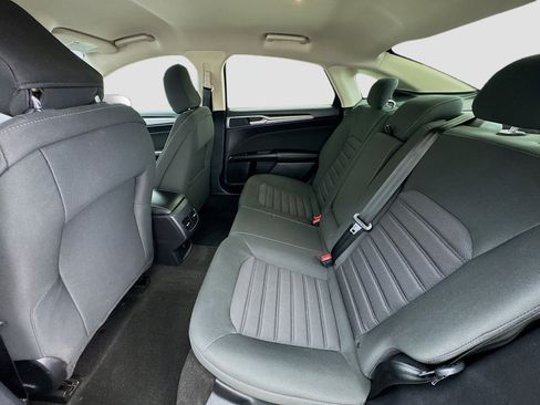Used 2020 Ford Fusion SE FWD image 15