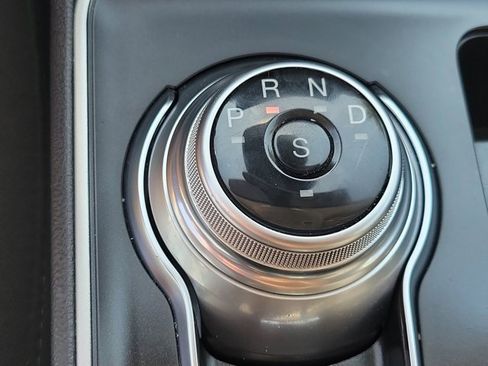 Used 2022 Ford Edge SE w/ Black Appearance Package image 28