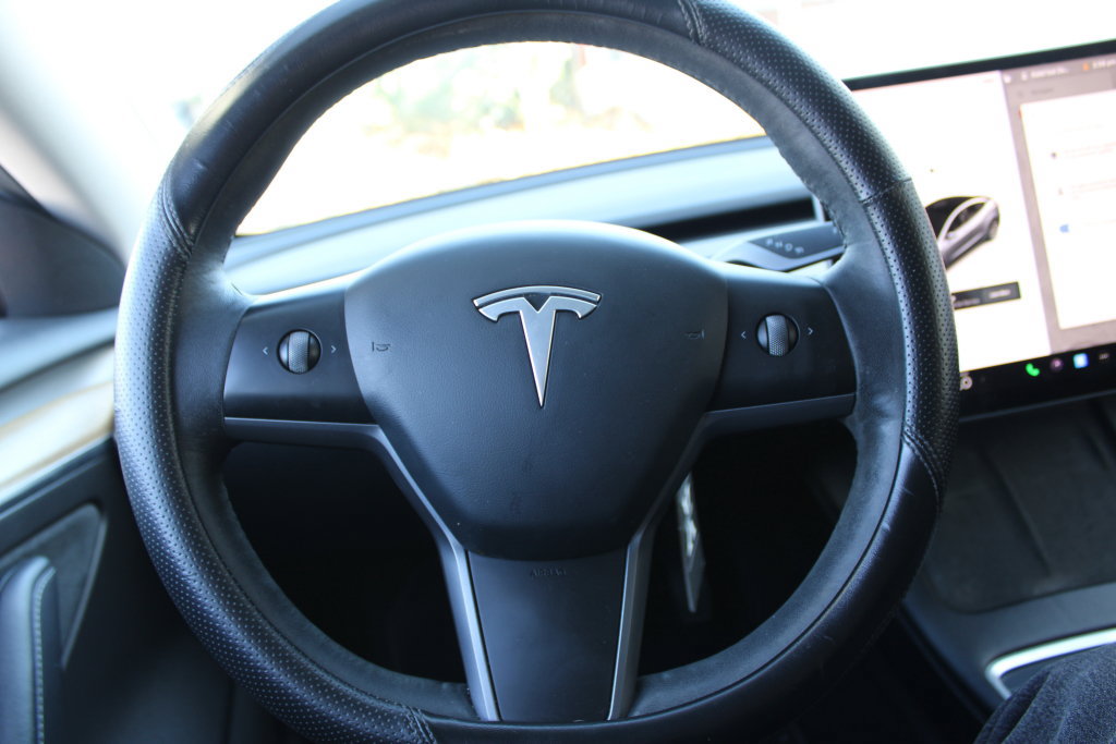 Used 2022 Tesla Model 3 Long Range AWD/4WD image 25