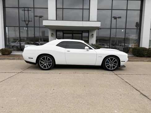 Used 2020 Dodge Challenger R/T w/ Plus Package image 3