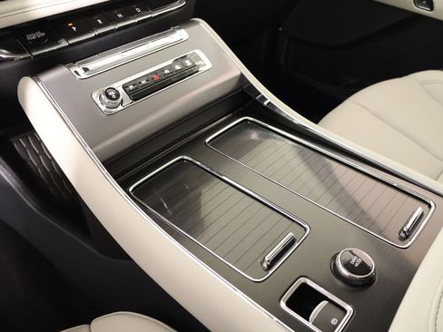 New 2026 Lincoln Aviator Premiere image 8