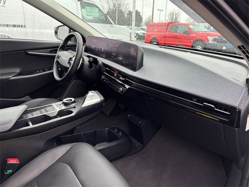 Used 2023 Kia EV6 Wind image 38