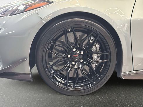 Used 2024 Chevrolet Corvette Z06 w/ Z07 Performance Package image 12