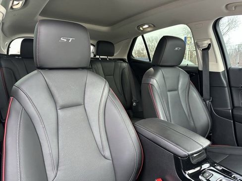 Used 2023 Buick Envision Essence w/ Sport Touring Package image 8