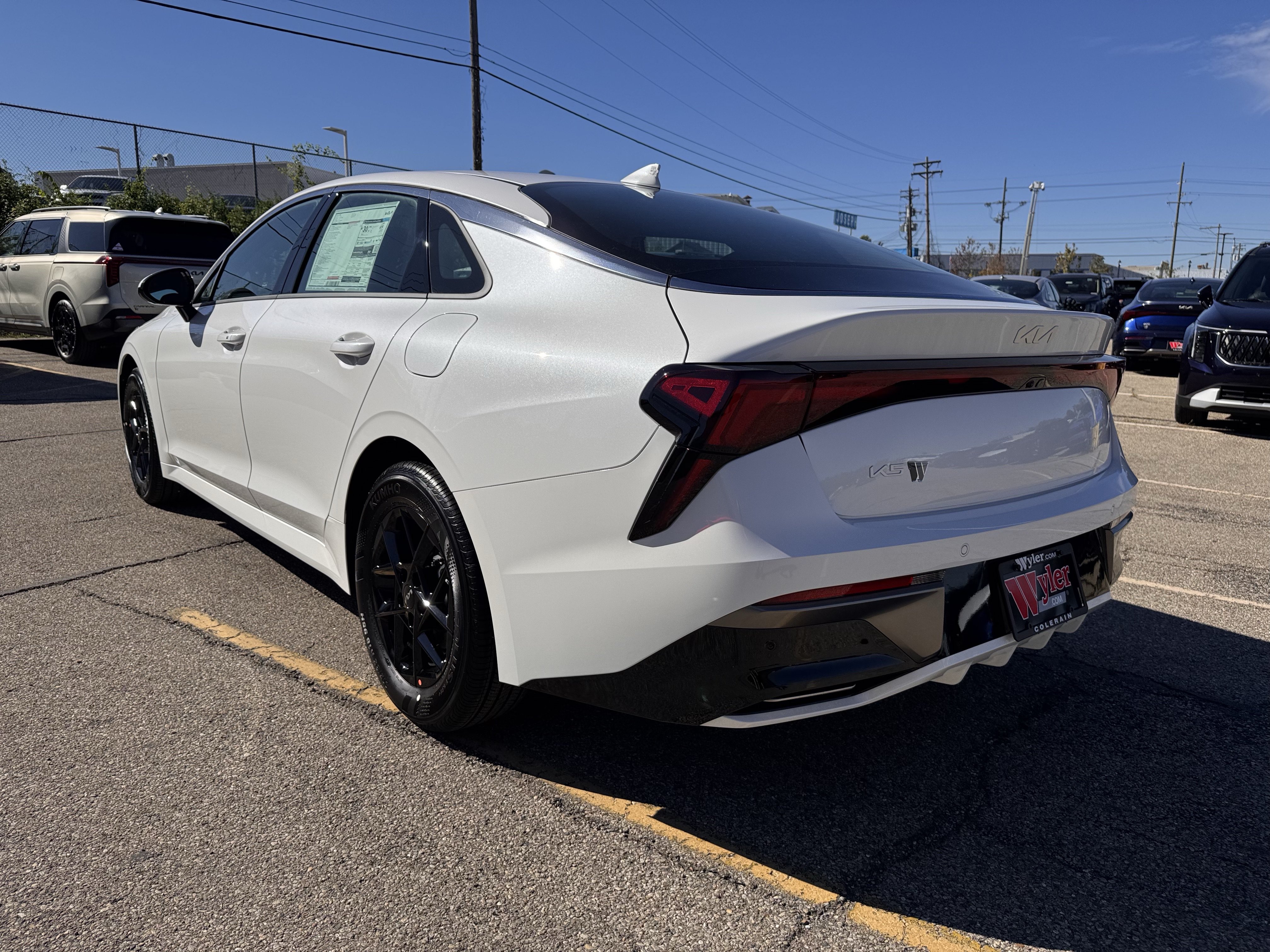 New 2027 Kia K5 LXS FWD image 4
