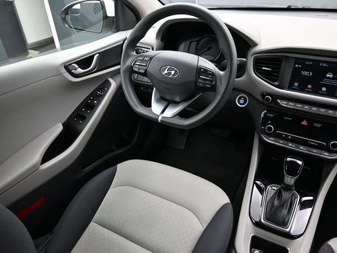 Used 2018 Hyundai Ioniq Blue FWD image 24