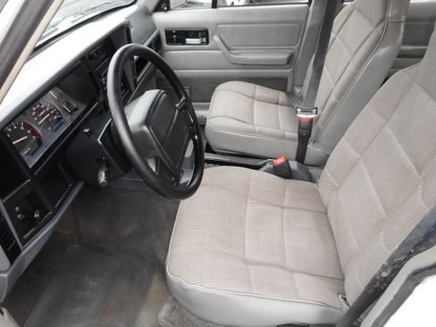 Used 1996 Jeep Cherokee 4WD 4-Door image 16