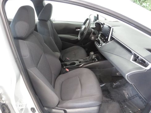 Used 2021 Toyota Corolla LE w/ Carpet Mat Package (TMS) FWD image 10