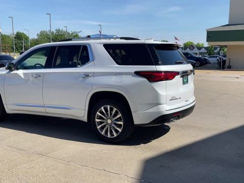 Used 2023 Chevrolet Traverse Premier AWD/4WD image 6