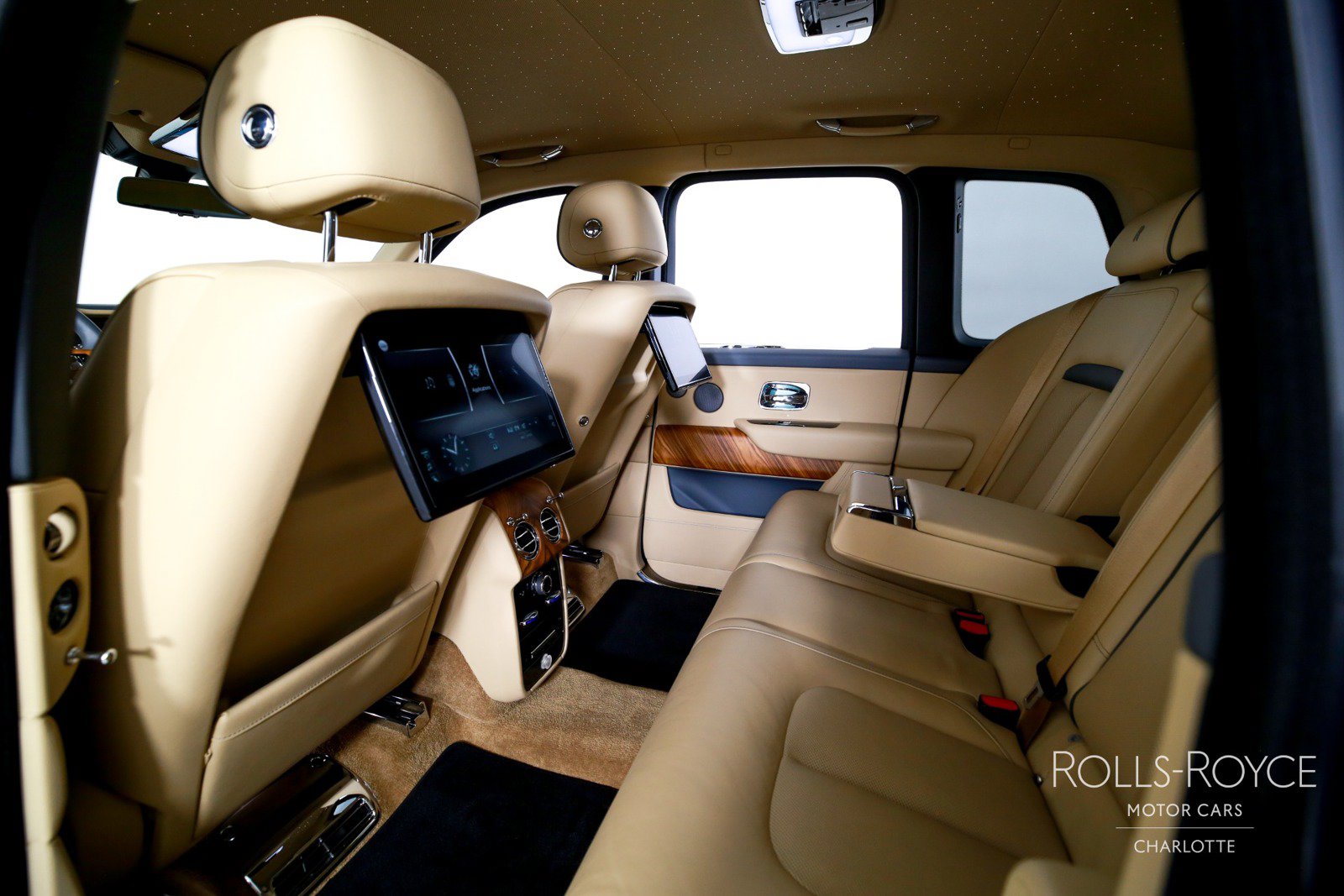 Certified 2020 Rolls-Royce Cullinan AWD/4WD image 21