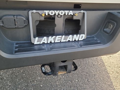 Certified 2024 Toyota Tacoma SR5 AWD/4WD image 11