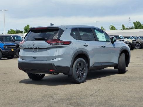 New 2026 Nissan Rogue SV FWD image 4