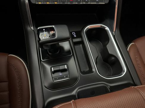 Used 2024 GMC Sierra 1500 Denali Ultimate AWD/4WD image 19