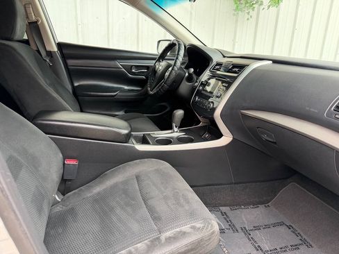 Used 2015 Nissan Altima 2.5 S w/ Special Edition Package FWD image 14