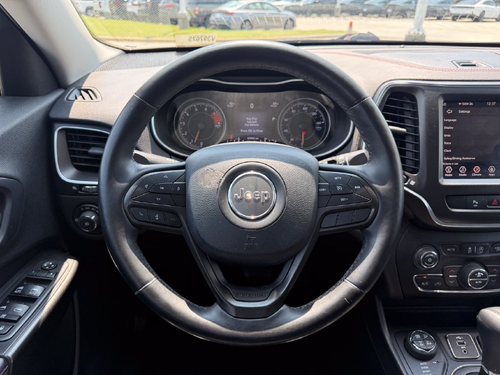 Used 2019 Jeep Cherokee Trailhawk w/ Cold Weather Group AWD/4WD image 8