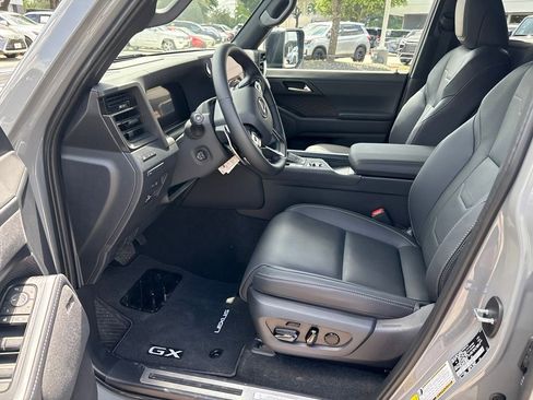 Used 2026 Lexus GX 550 w/ Accessory Package (2T) AWD/4WD image 16