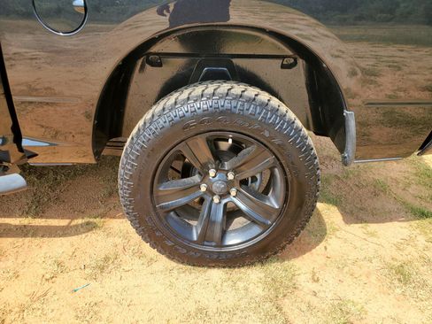 Used 2017 RAM 1500 Sport w/ Quick Order Package 26Q Night AWD/4WD image 5