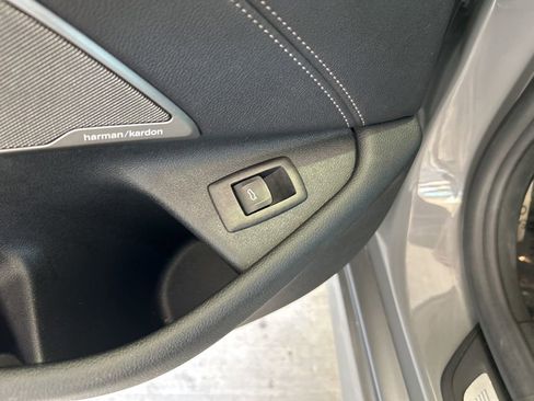 Used 2022 BMW 540i xDrive w/ M Sport Package image 41