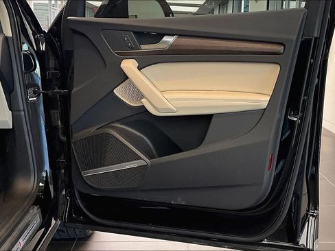 Used 2025 Audi Q5 2.0T Premium Plus w/ Premium Plus Package image 22