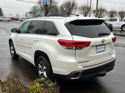 Used 2017 Toyota Highlander Limited Platinum image 5