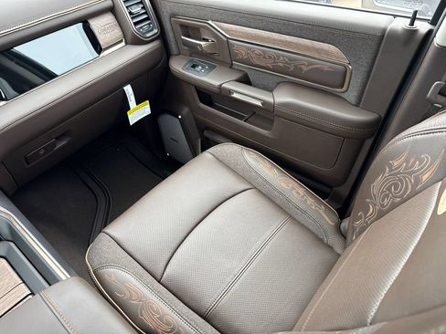 New 2026 RAM 2500 Limited AWD/4WD image 16