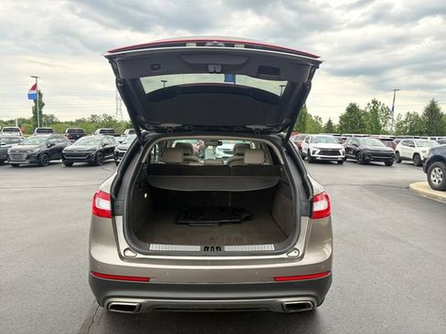 Used 2016 Lincoln MKX Reserve w/ Equipment Group 102A AWD/4WD image 16