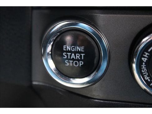 Used 2017 Toyota Tacoma TRD Off-Road w/ Premium & Technology Package image 22