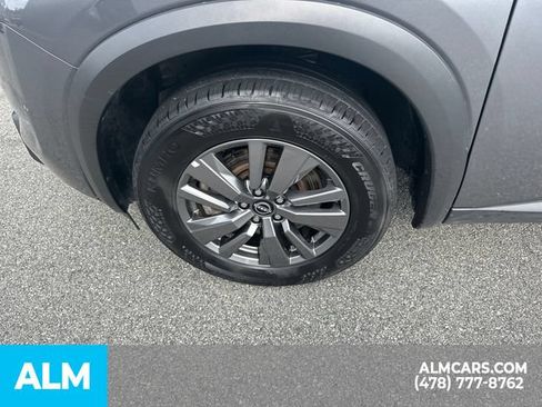 Used 2025 Nissan Pathfinder SV FWD image 12