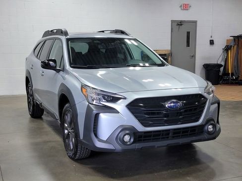 Certified 2025 Subaru Outback Onyx Edition AWD/4WD image 4