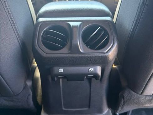 Used 2020 Jeep Gladiator Sport w/ Quick Order Package 24S AWD/4WD image 9