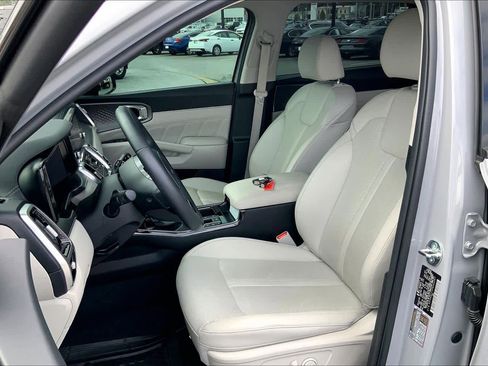 Used 2023 Kia Sorento SX image 8