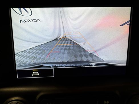 Used 2024 GMC Terrain SLT image 19