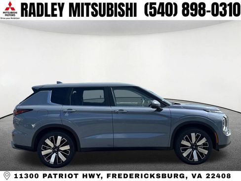 New 2026 Mitsubishi Outlander SE image 21