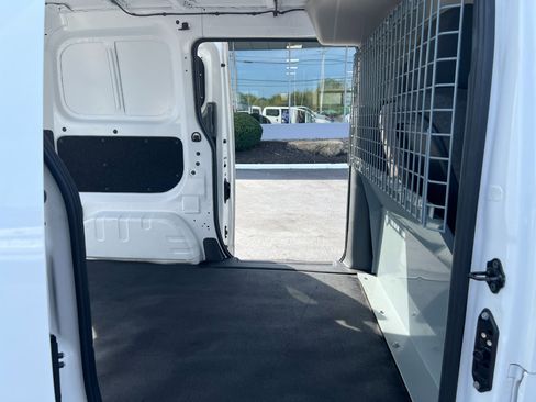 Used 2020 Nissan NV200 SV w/ Sliding Glass Door Package image 23